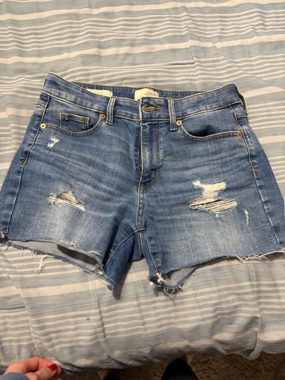 Women’s Universal Thread Classic Distressed Denim Shorts - Light Blue
